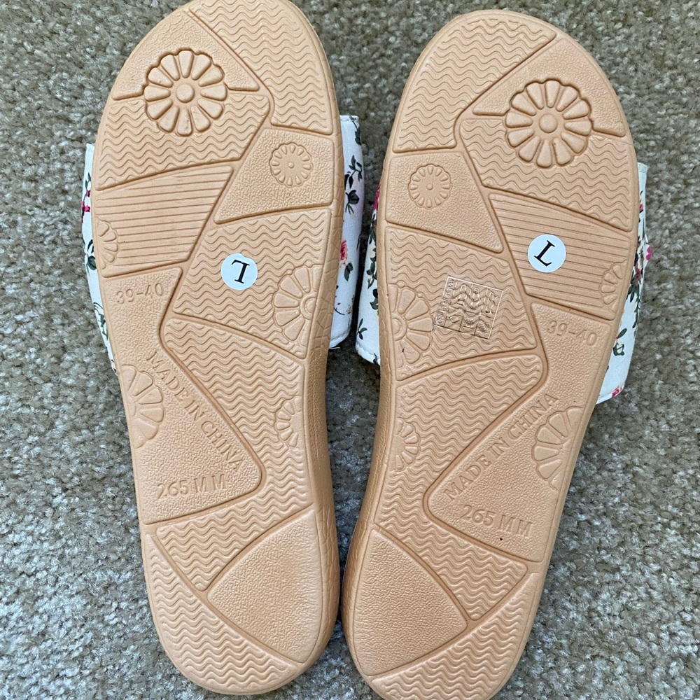 Sandals - Picture 2 of 2